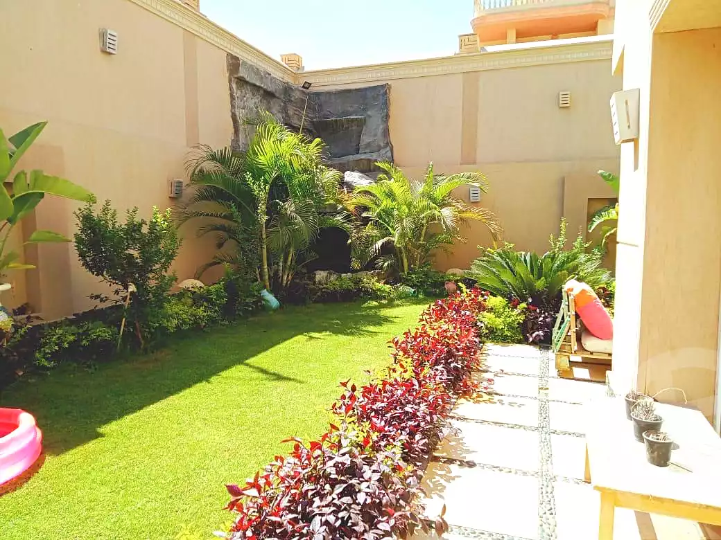 https://aqarmap.com.eg/en/listing/6915244-for-sale-cairo-new-cairo-compounds-la-rose