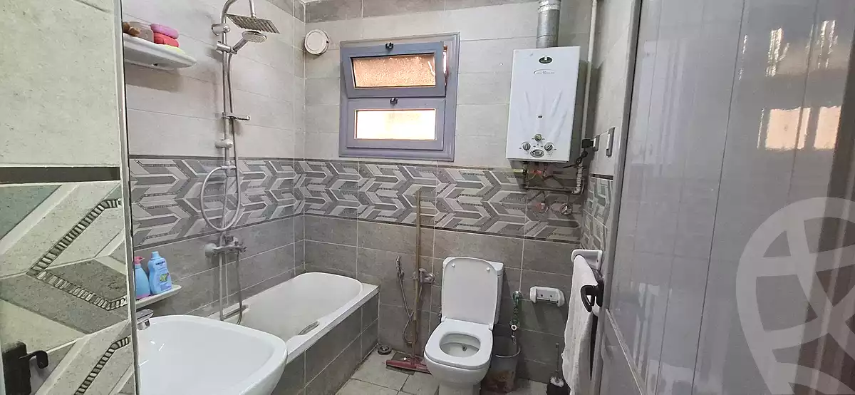 https://aqarmap.com.eg/ar/listing/6912160-for-sale-cairo-ain-shams-ahmed-esmat-st