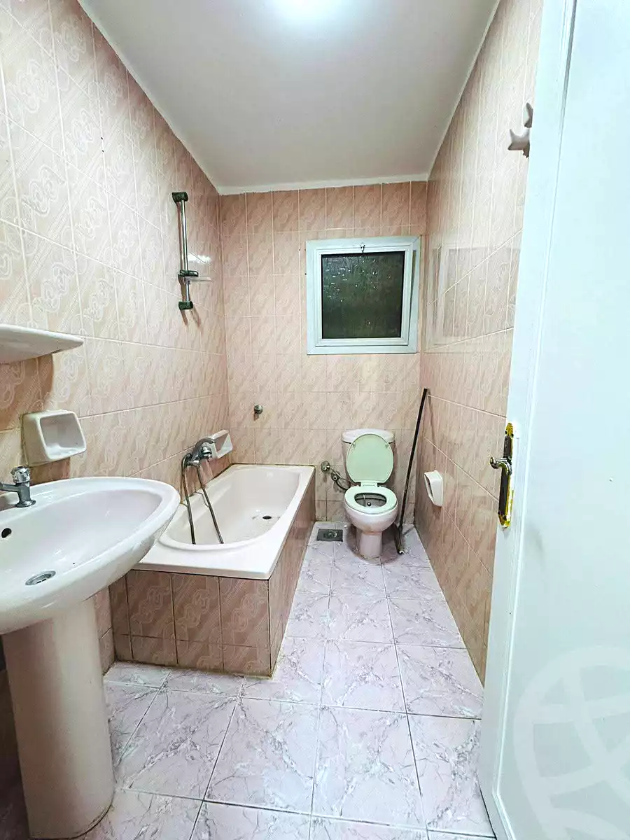 https://aqarmap.com.eg/ar/listing/6916284-for-sale-alexandria-al-agamy-shataa-el-nakheel