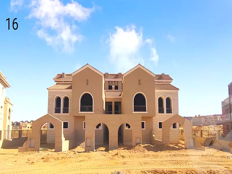 https://aqarmap.com.eg/ar/listing/6916580-for-sale-cairo-el-shorouk-compounds-yfy-ryzydns