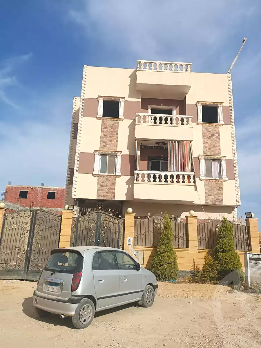 https://aqarmap.com.eg/ar/listing/6916907-for-sale-cairo-badr-city-hai-el-banafsg-sixth-neighborhood-neighborhood-1