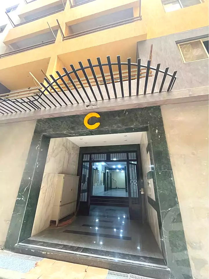 https://aqarmap.com.eg/en/listing/6918196-for-sale-cairo-shoubra-el-khalafwai-sengar-st