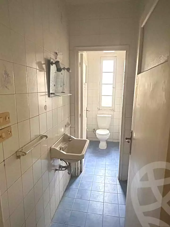 https://aqarmap.com.eg/ar/listing/6918946-for-rent-alexandria-kafr-abdo-kafr-abdou-st