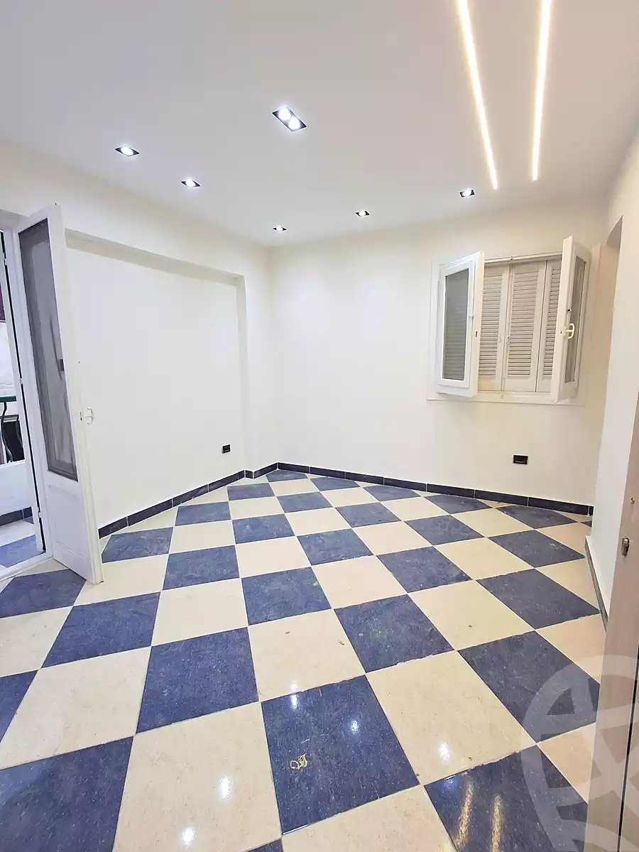 https://aqarmap.com.eg/ar/listing/6919896-for-sale-alexandria-al-agamy-lbytsh-qased-kareem-st