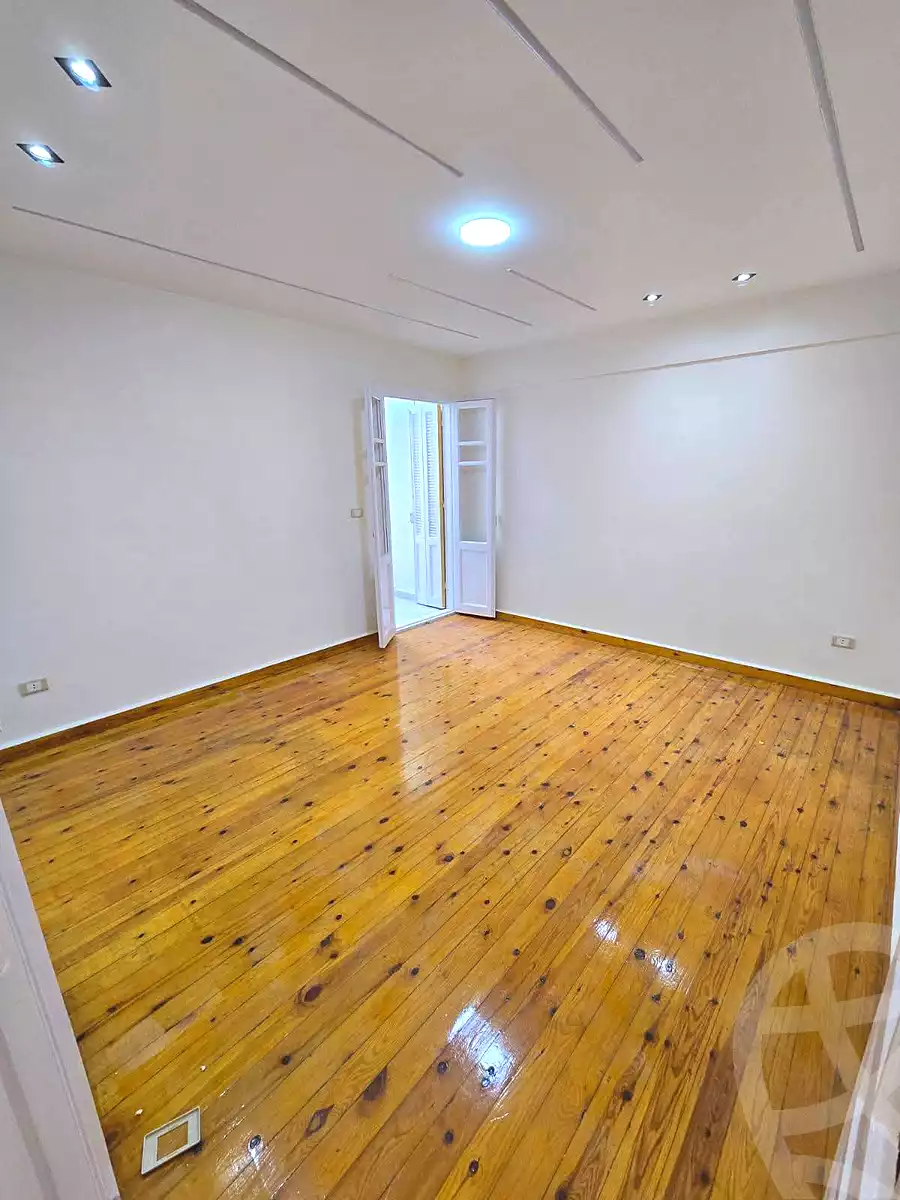 https://aqarmap.com.eg/ar/listing/6919974-for-sale-alexandria-miami-el-sebaey-st