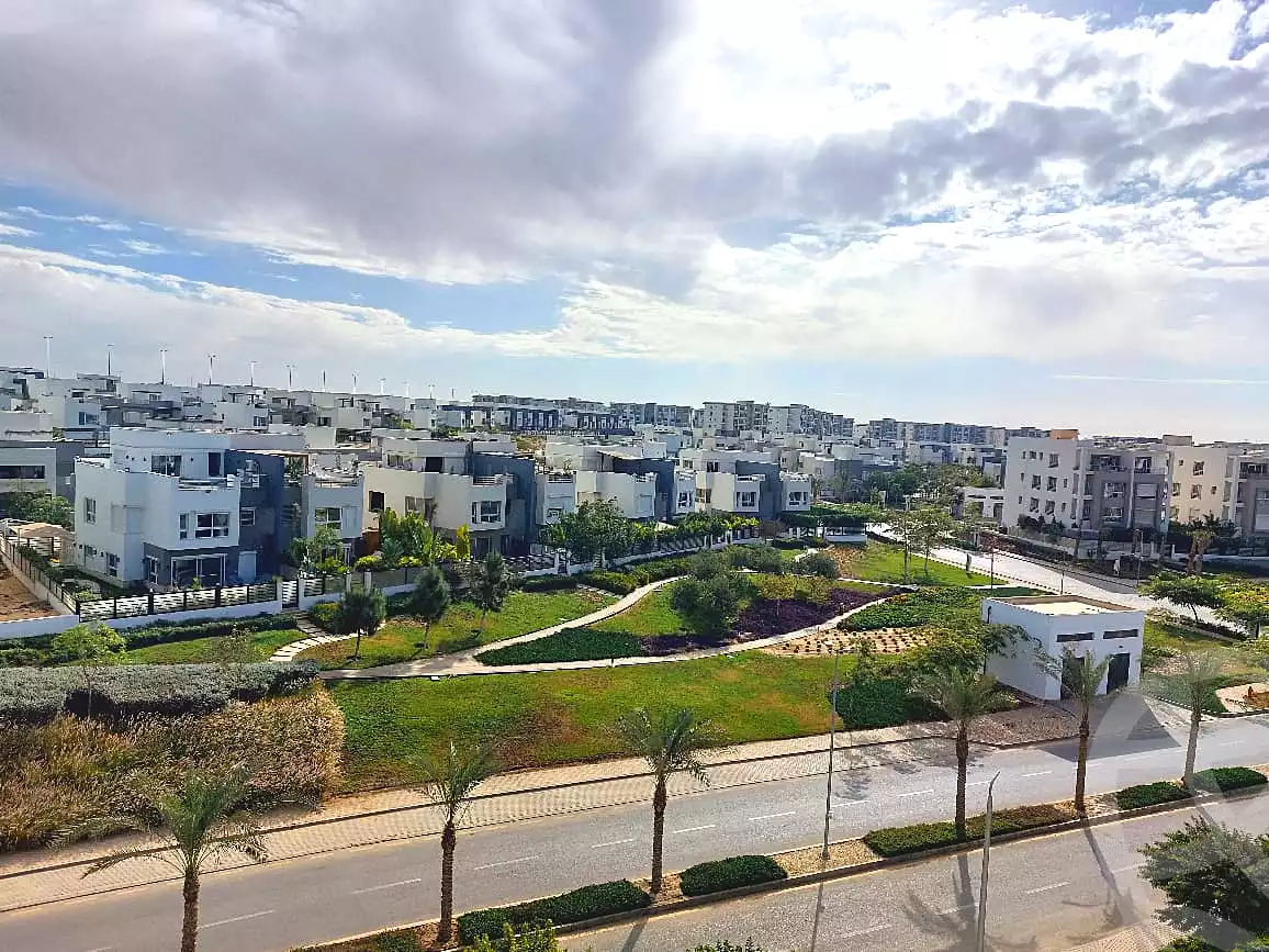 https://aqarmap.com.eg/ar/listing/6922518-for-sale-cairo-new-cairo-compounds-mountain-view-1