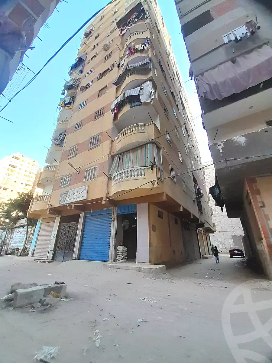 https://aqarmap.com.eg/ar/listing/6923759-for-sale-alexandria-bw-qyr-street-25