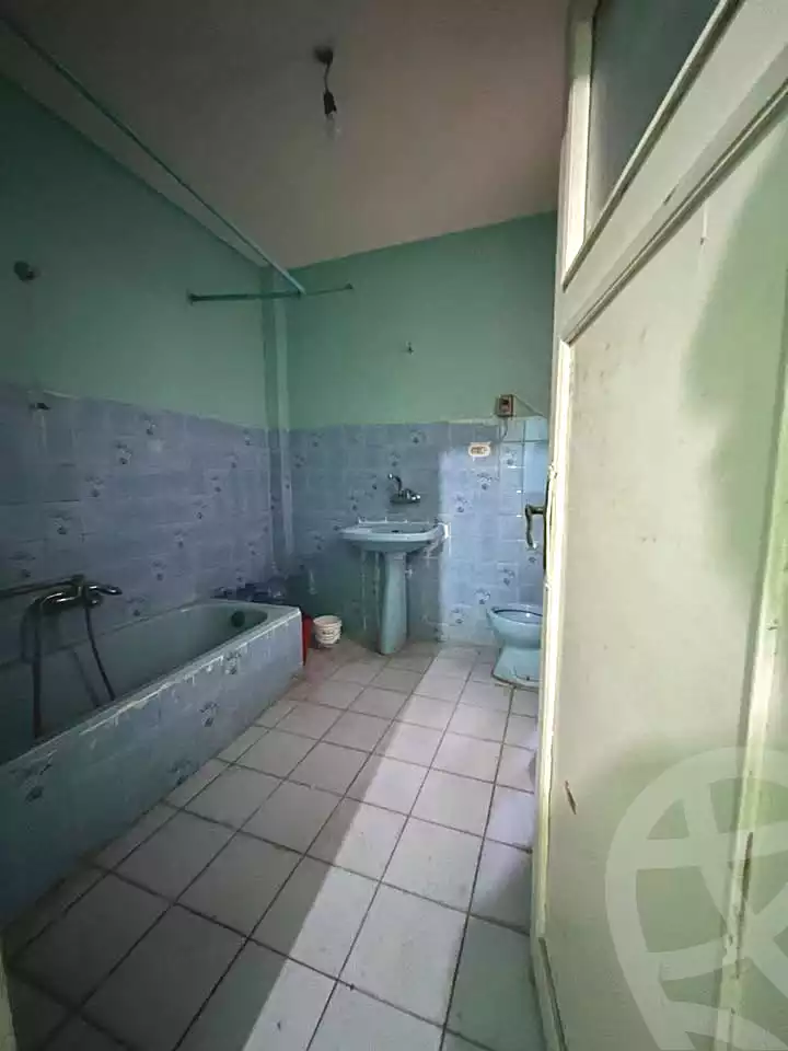 https://aqarmap.com.eg/ar/listing/6927240-for-rent-alexandria-ganaklis