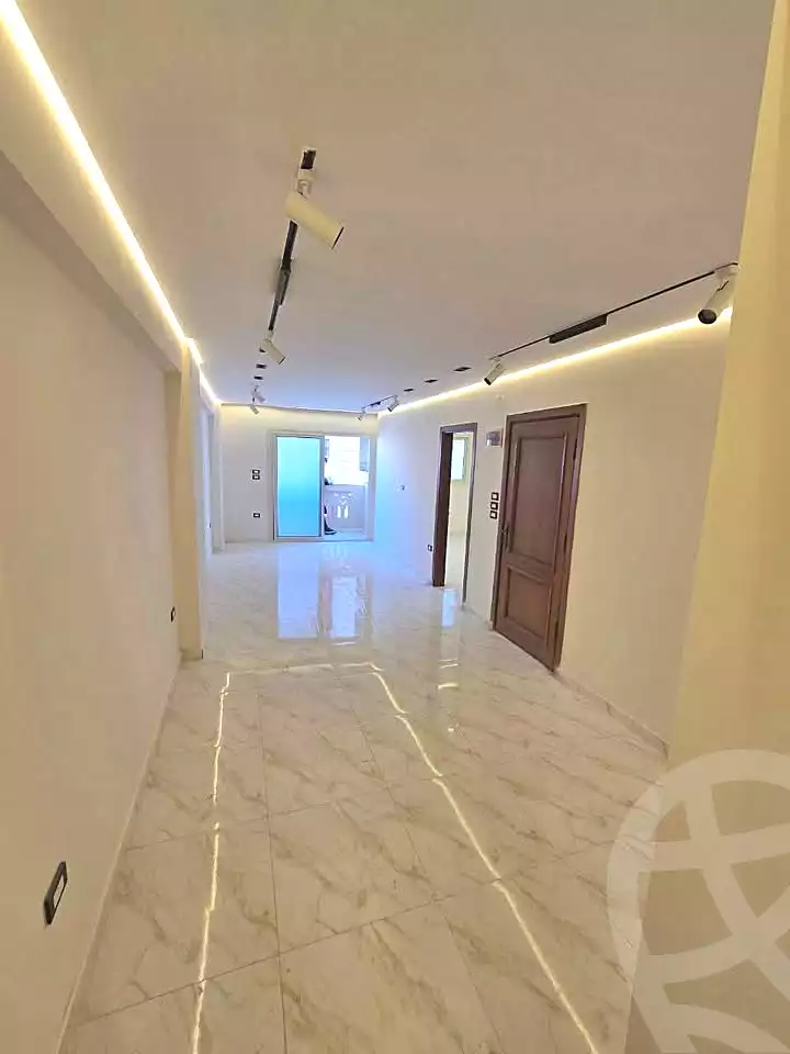 https://aqarmap.com.eg/ar/listing/6927287-for-sale-alexandria-lsywf-el-daraeb-st