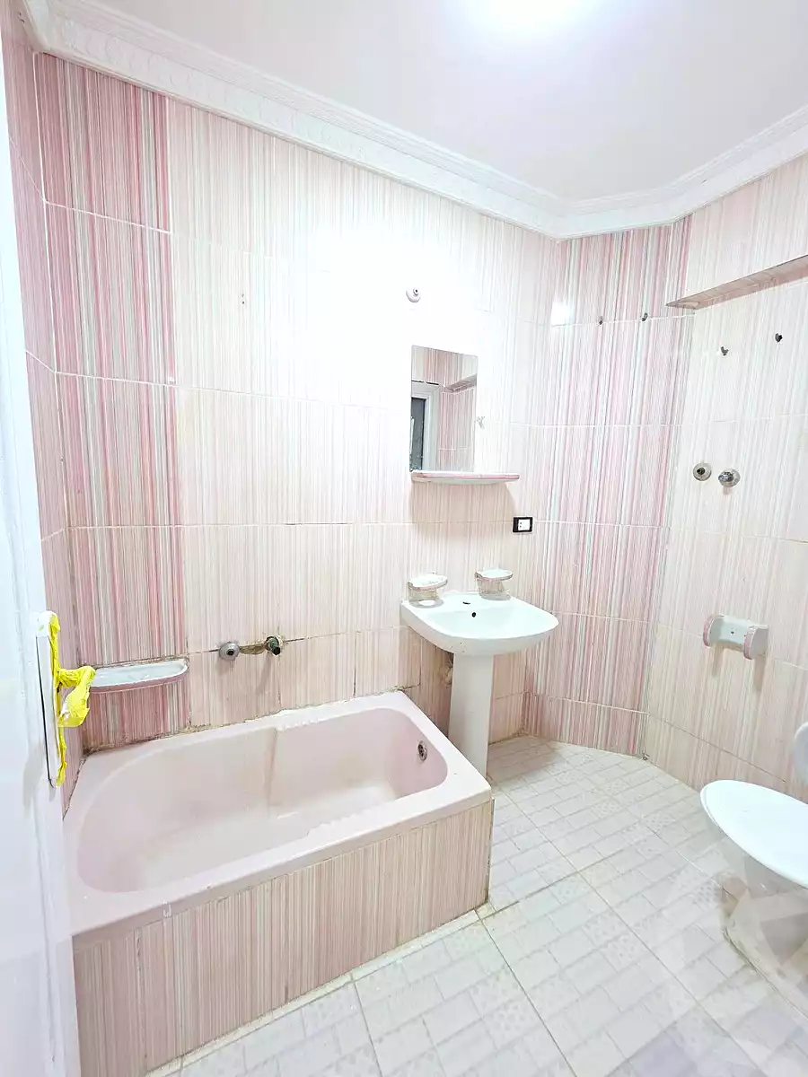 https://aqarmap.com.eg/ar/listing/6928235-for-sale-alexandria-al-agamy-shataa-el-nakheel