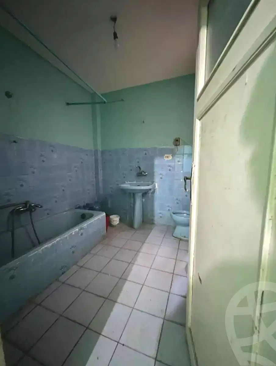 https://aqarmap.com.eg/ar/listing/6928663-for-rent-alexandria-ganaklis