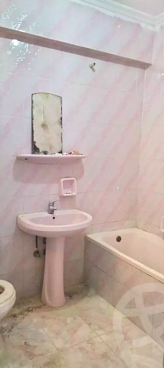 https://aqarmap.com.eg/en/listing/6929627-for-sale-alexandria-al-agamy-el-hanouvel-el-kholafaa-el-rashdeen-st