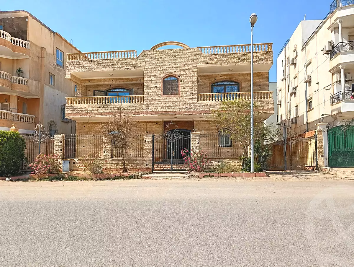 https://aqarmap.com.eg/ar/listing/6935242-for-sale-cairo-new-cairo-ganob-el-akadamiya-south-academy-g-sedki-suliman-st