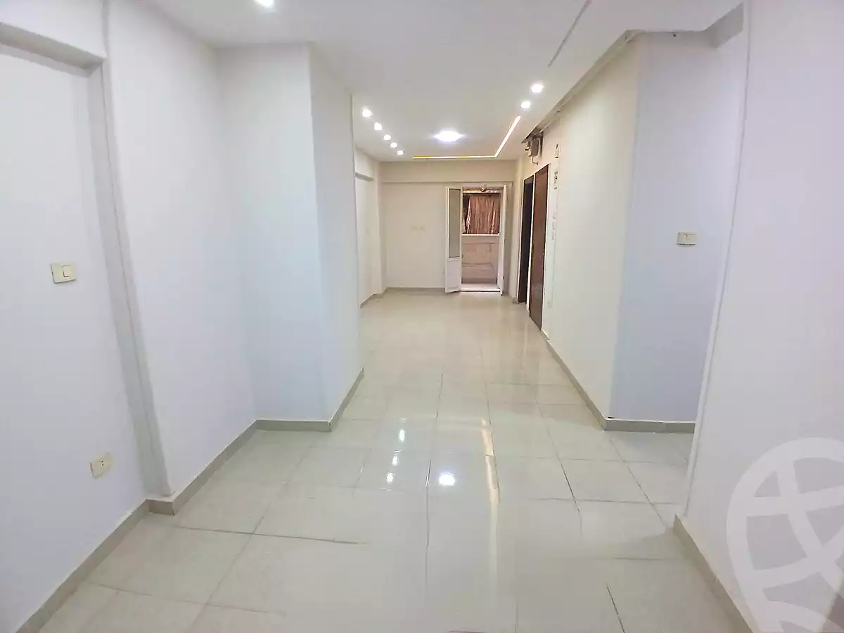 https://aqarmap.com.eg/ar/listing/6938054-for-sale-alexandria-sydy-bshr-sydy-bshr-bhry-el-fakharany-st