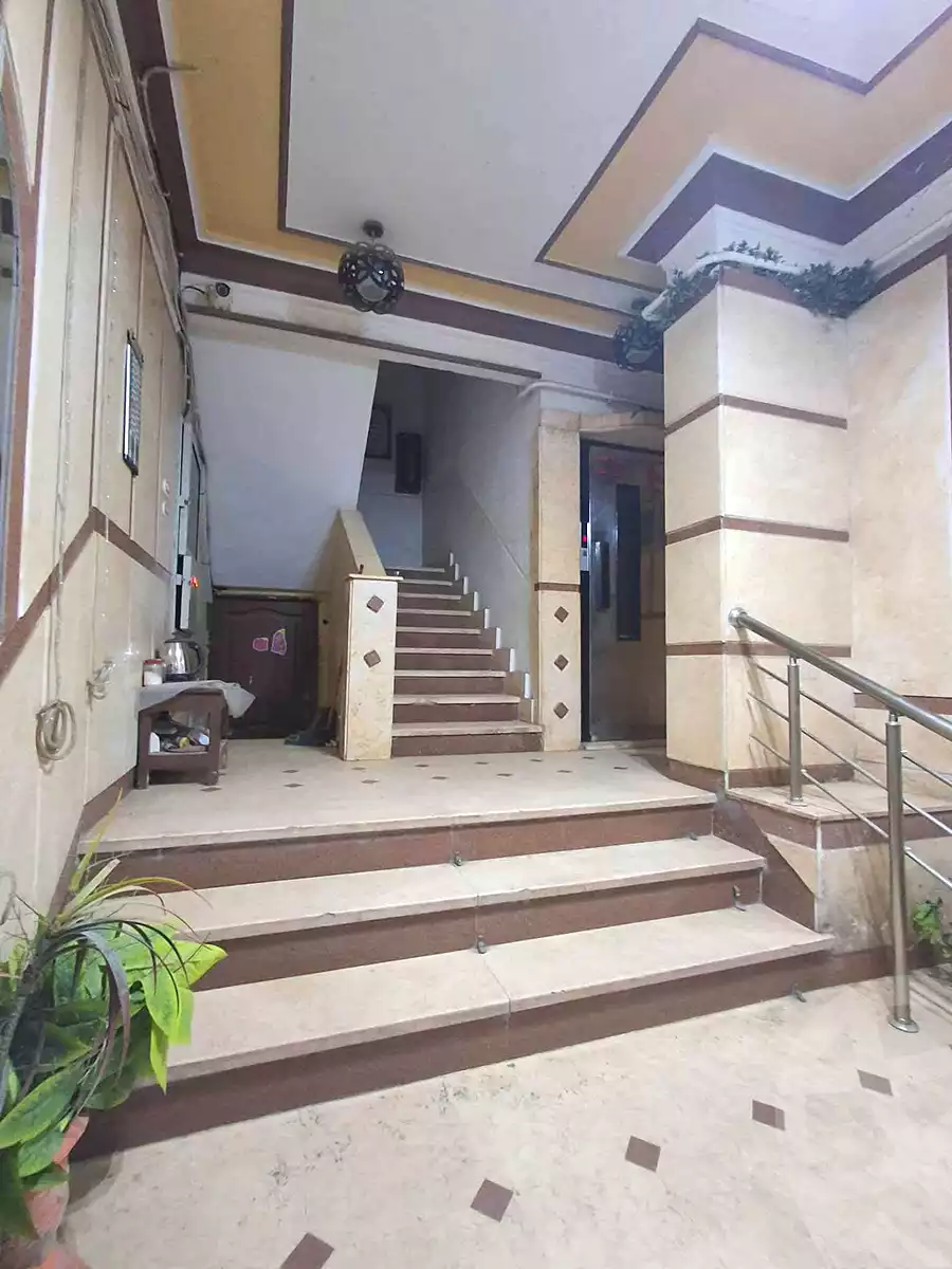https://aqarmap.com.eg/ar/listing/6938326-for-sale-alexandria-sydy-bshr-sydy-bshr-bhry