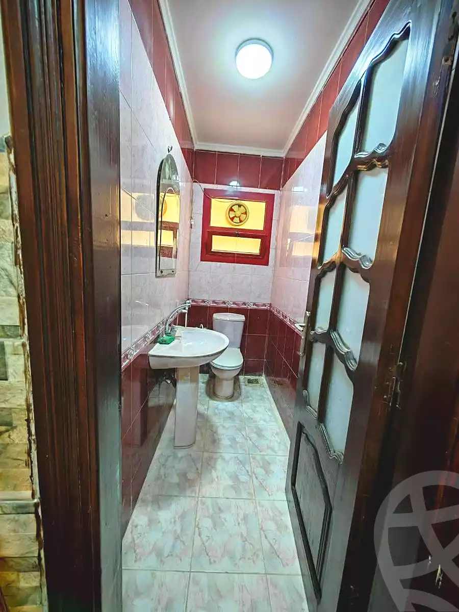 https://aqarmap.com.eg/ar/listing/6938773-for-sale-cairo-helwan-ahmed-enci-st