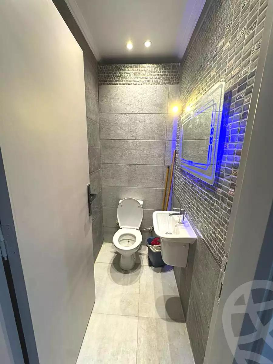 https://aqarmap.com.eg/en/listing/6941599-for-rent-cairo-new-cairo-compounds-mountain-view-hyde-park