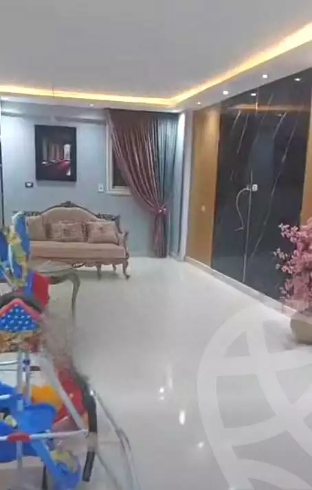 https://aqarmap.com.eg/ar/listing/6942069-for-sale-cairo-ain-shams-ain-shams-el-sharkia-el-zahraa-st