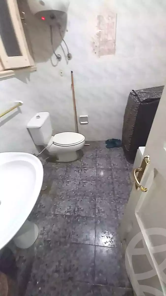 https://aqarmap.com.eg/ar/listing/6942516-for-sale-alexandria-sydy-bshr-sydy-bshr-bhry-el-fakharany-st