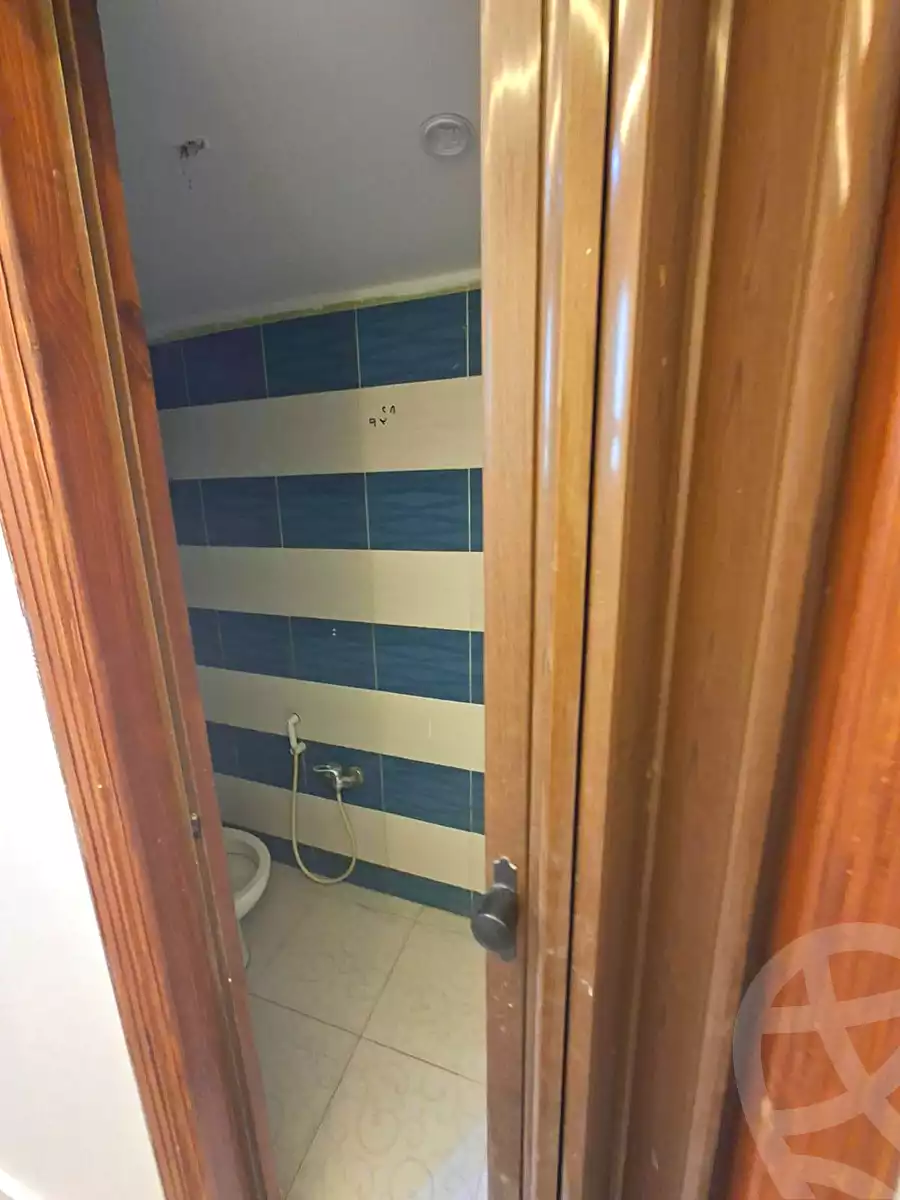 https://aqarmap.com.eg/ar/listing/6942933-for-sale-cairo-helwan-helwan-el-sharkeya-mostafa-safwat-st