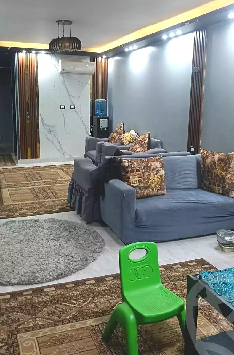 https://aqarmap.com.eg/ar/listing/6944284-for-sale-cairo-helwan-ahmed-enci-st