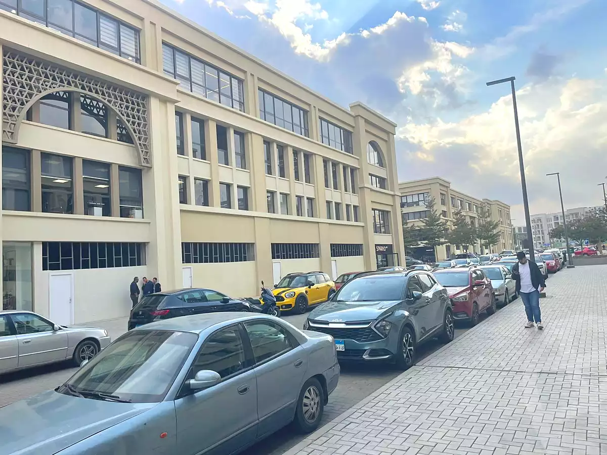 https://aqarmap.com.eg/ar/listing/6946138-for-sale-cairo-new-cairo-compounds-mivida-mivida-business-park-emaar