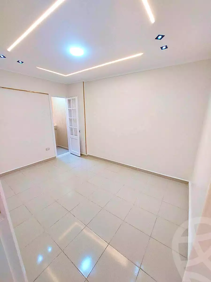 https://aqarmap.com.eg/ar/listing/6949189-for-sale-alexandria-sydy-bshr-sydy-bshr-bhry-shr-mhmwd-l-yswy