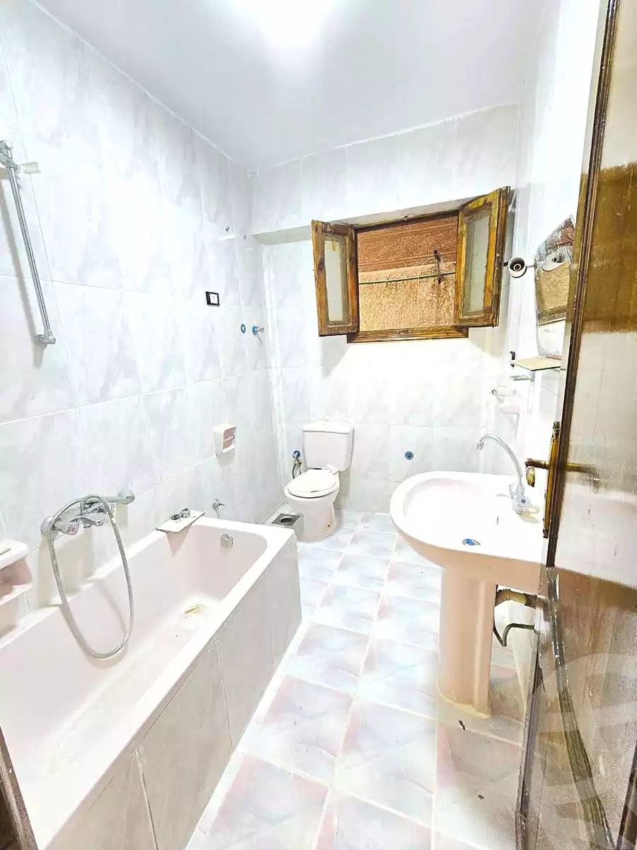 https://aqarmap.com.eg/ar/listing/6950262-for-sale-alexandria-al-agamy-shataa-el-nakheel