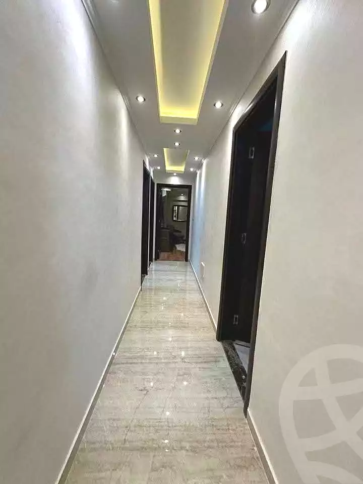 https://aqarmap.com.eg/ar/listing/6951882-for-sale-cairo-new-cairo-6th-settlement-compounds-jiwar-residence-compound-concrete