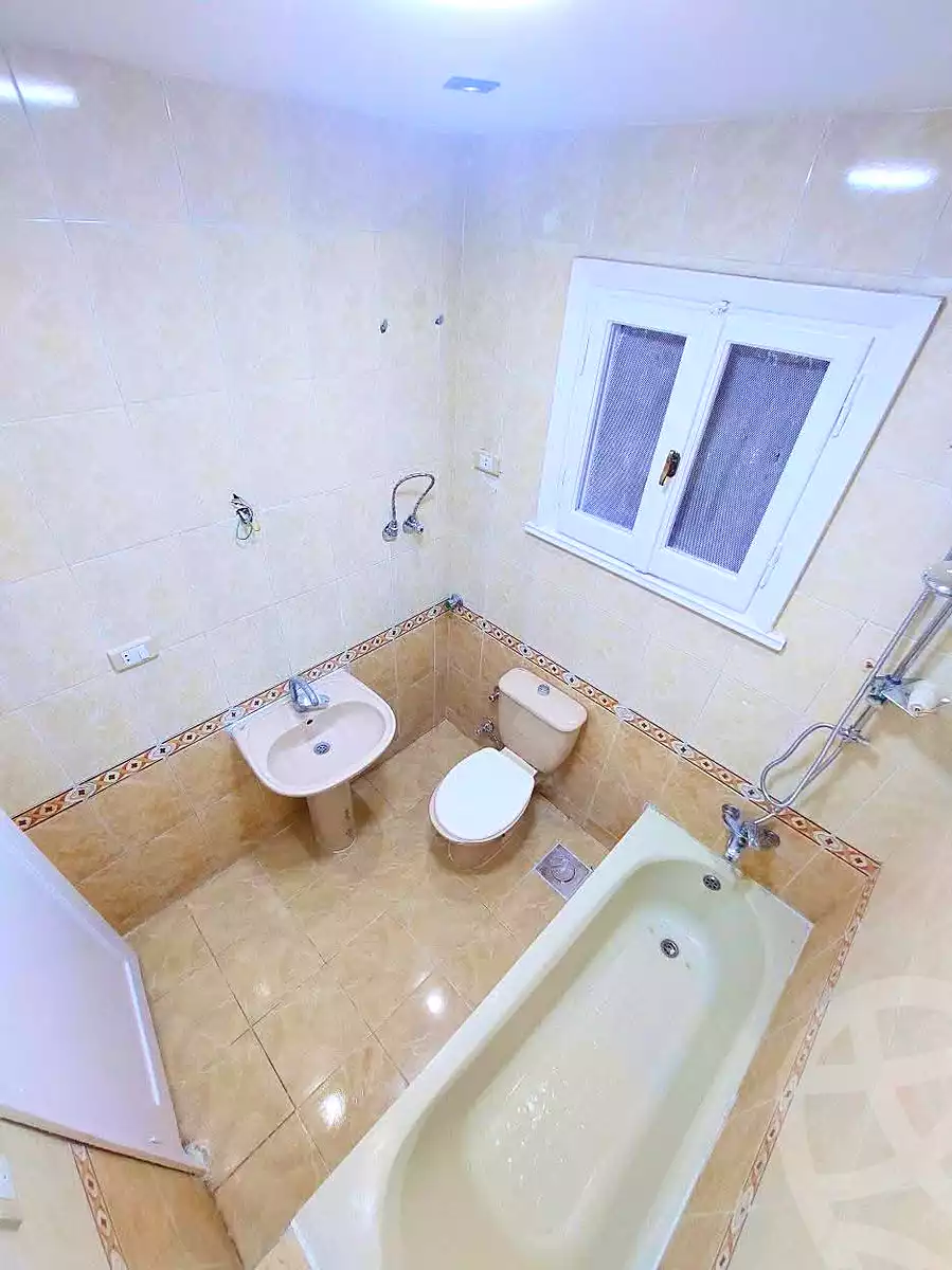 https://aqarmap.com.eg/ar/listing/6952180-for-sale-alexandria-sydy-bshr-sydy-bshr-bhry-shr-khld-bn-lwlyd