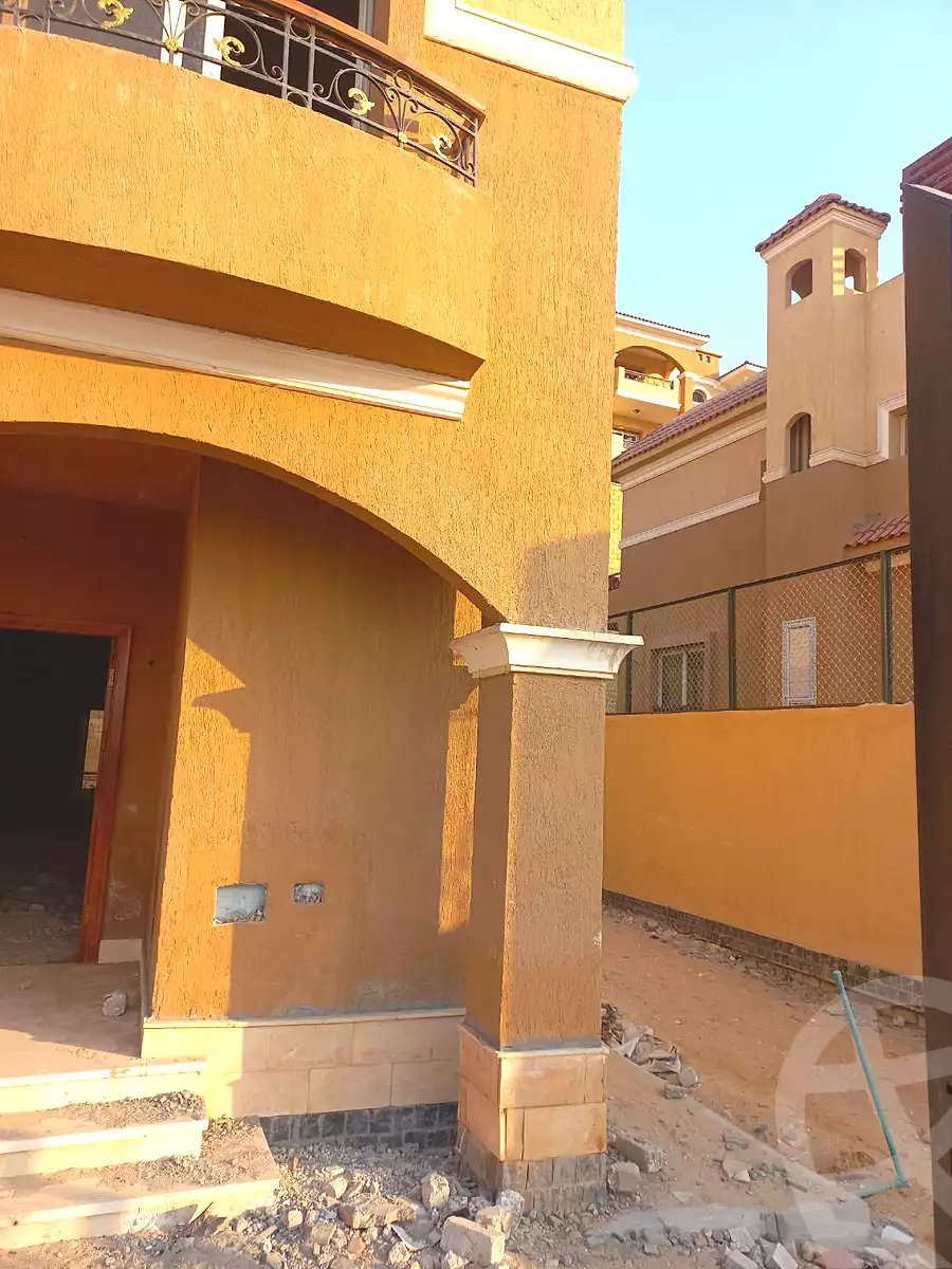 https://aqarmap.com.eg/en/listing/6952383-for-sale-cairo-el-sheikh-zayed-city-compounds-el-khamayel
