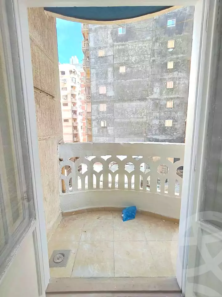 https://aqarmap.com.eg/ar/listing/6952866-for-sale-alexandria-sydy-bshr-sydy-bshr-bhry-khalil-hamada-st