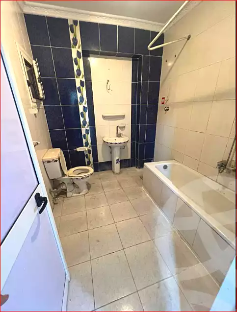 https://aqarmap.com.eg/ar/listing/6953221-for-sale-alexandria-sydy-bshr-sydy-bshr-bhry-ali-hipa-st