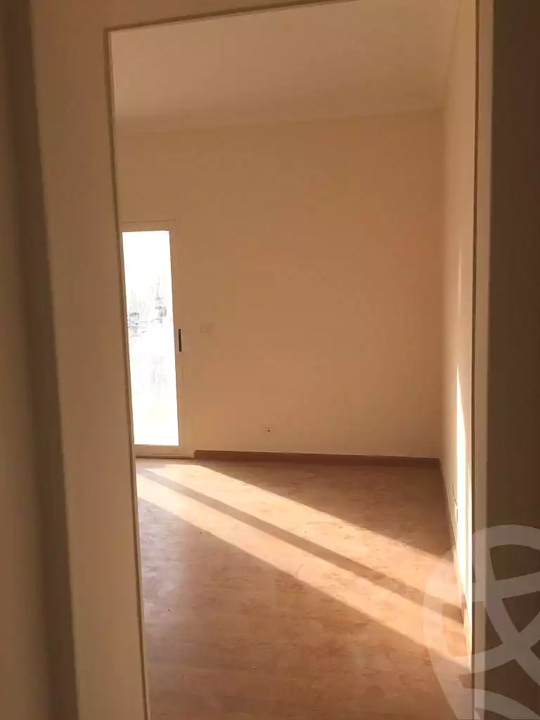 https://aqarmap.com.eg/ar/listing/6955470-for-sale-cairo-new-cairo-lrhb-city-phase-1-ahmed-rami-st