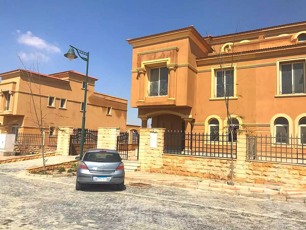 توين هاوس بـ٦ غرف نوم في رويال ميدوز الشيخ زايد، صورة ٨ من ١٣