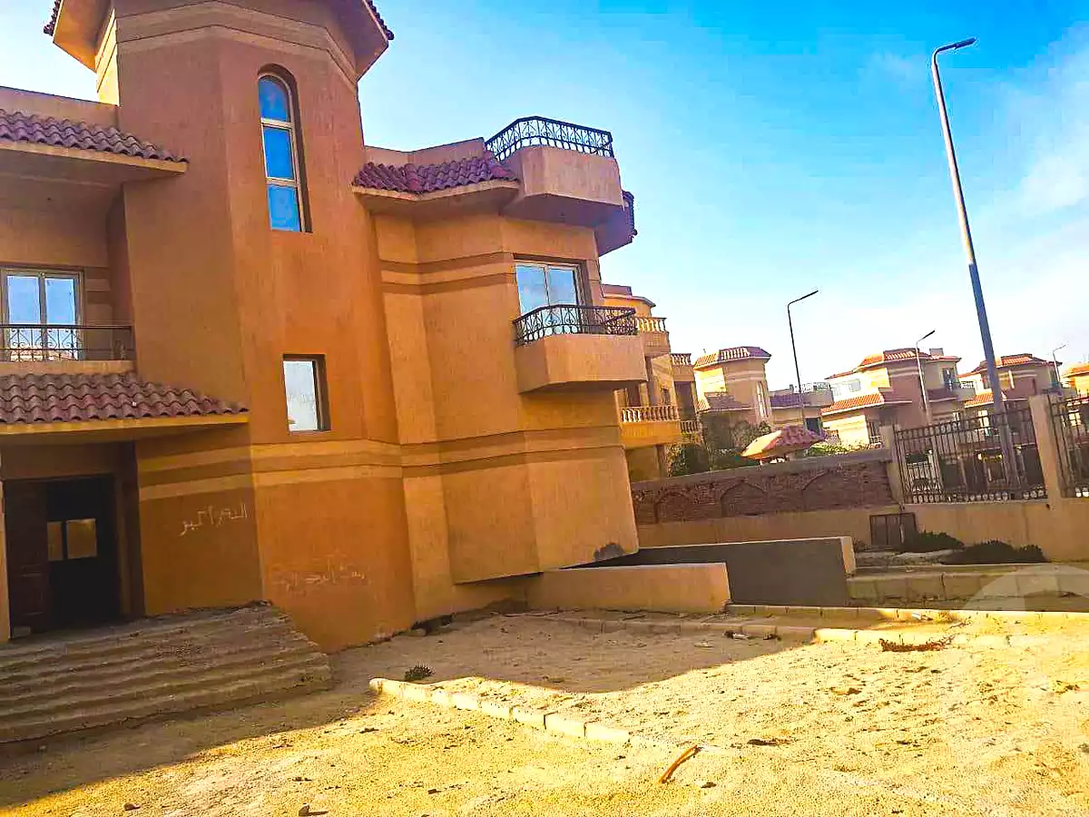 https://aqarmap.com.eg/en/listing/6956604-for-sale-cairo-new-cairo-compounds-el-talaae