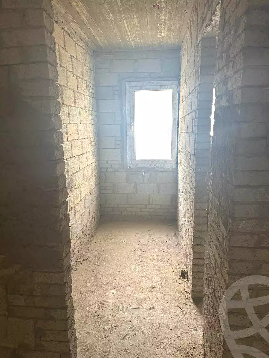 https://aqarmap.com.eg/en/listing/6956620-for-sale-cairo-new-cairo-compounds-mountain-view-hyde-park