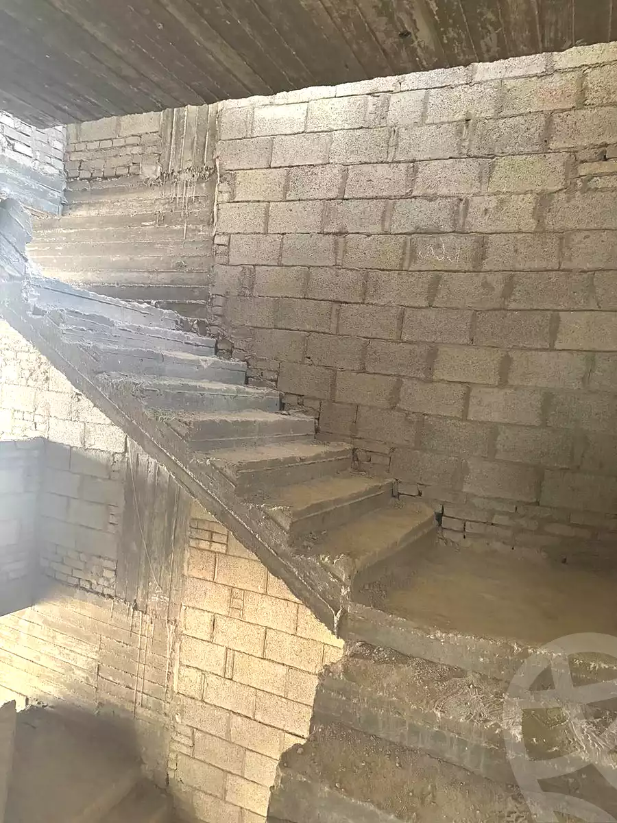 https://aqarmap.com.eg/en/listing/6956620-for-sale-cairo-new-cairo-compounds-mountain-view-hyde-park