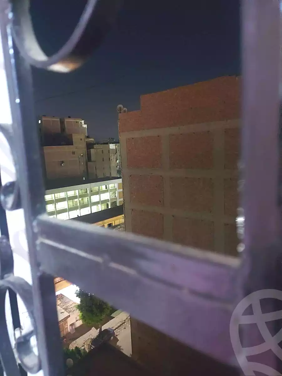 https://aqarmap.com.eg/ar/listing/6957043-for-sale-cairo-helwan-ahmed-enci-st