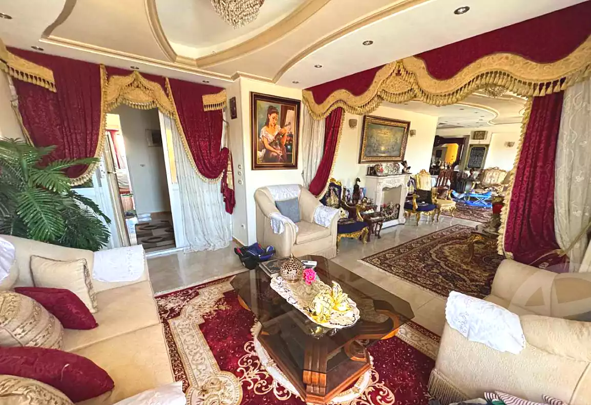 https://aqarmap.com.eg/ar/listing/6957193-for-sale-alexandria-moharram-bey-grin-st