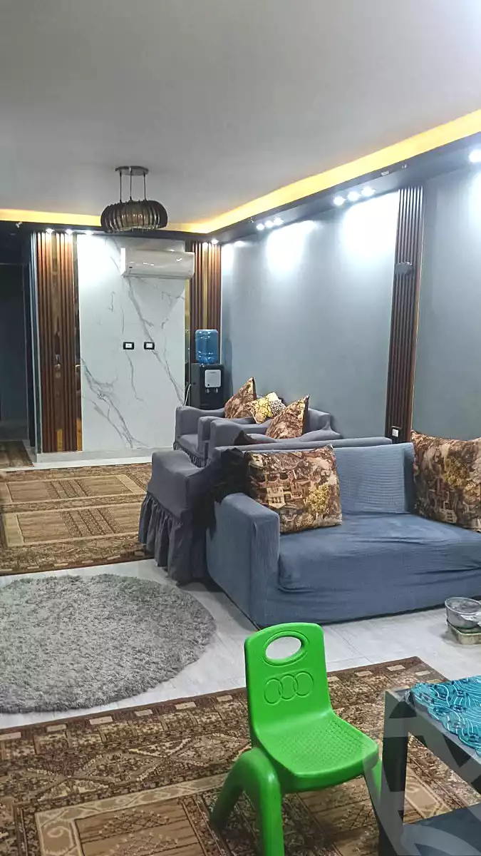 https://aqarmap.com.eg/ar/listing/6961131-for-sale-cairo-helwan-ahmed-enci-st