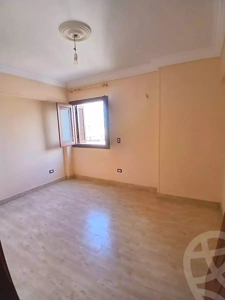 https://aqarmap.com.eg/en/listing/6963093-for-rent-alexandria-lauran