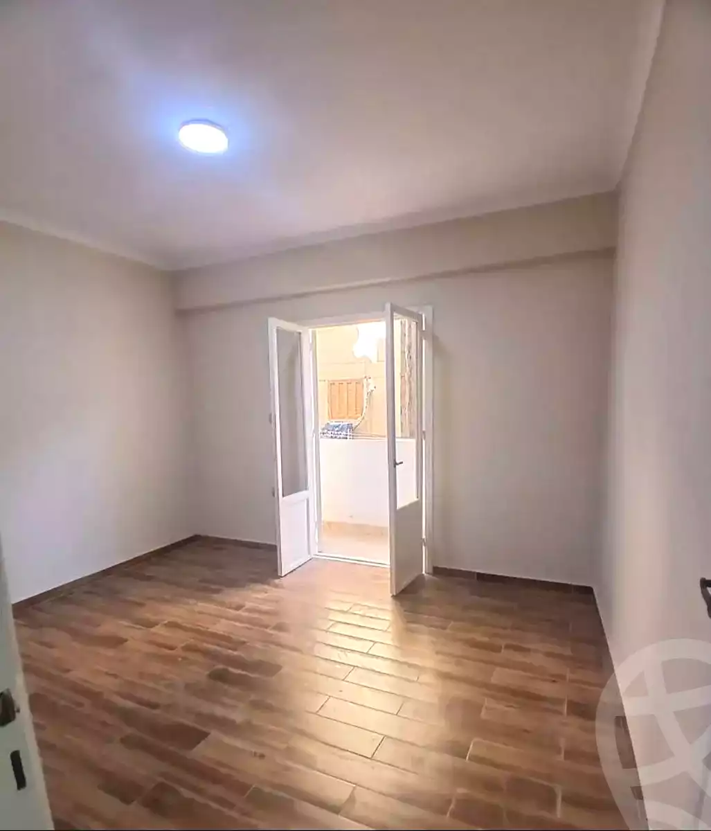 https://aqarmap.com.eg/en/listing/6963761-for-sale-alexandria-el-asafra-ahmed-tiesser-st
