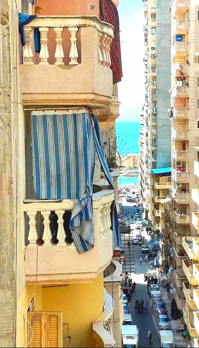 https://aqarmap.com.eg/ar/listing/6963856-for-sale-alexandria-sydy-bshr-sydy-bshr-bhry-khalil-hamada-st
