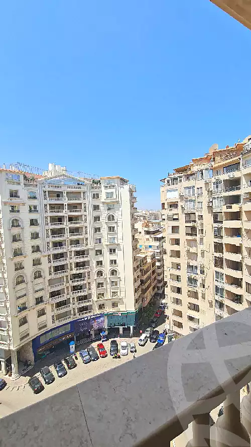 https://aqarmap.com.eg/ar/listing/6967563-for-sale-alexandria-kafr-abdo-sant-square-st