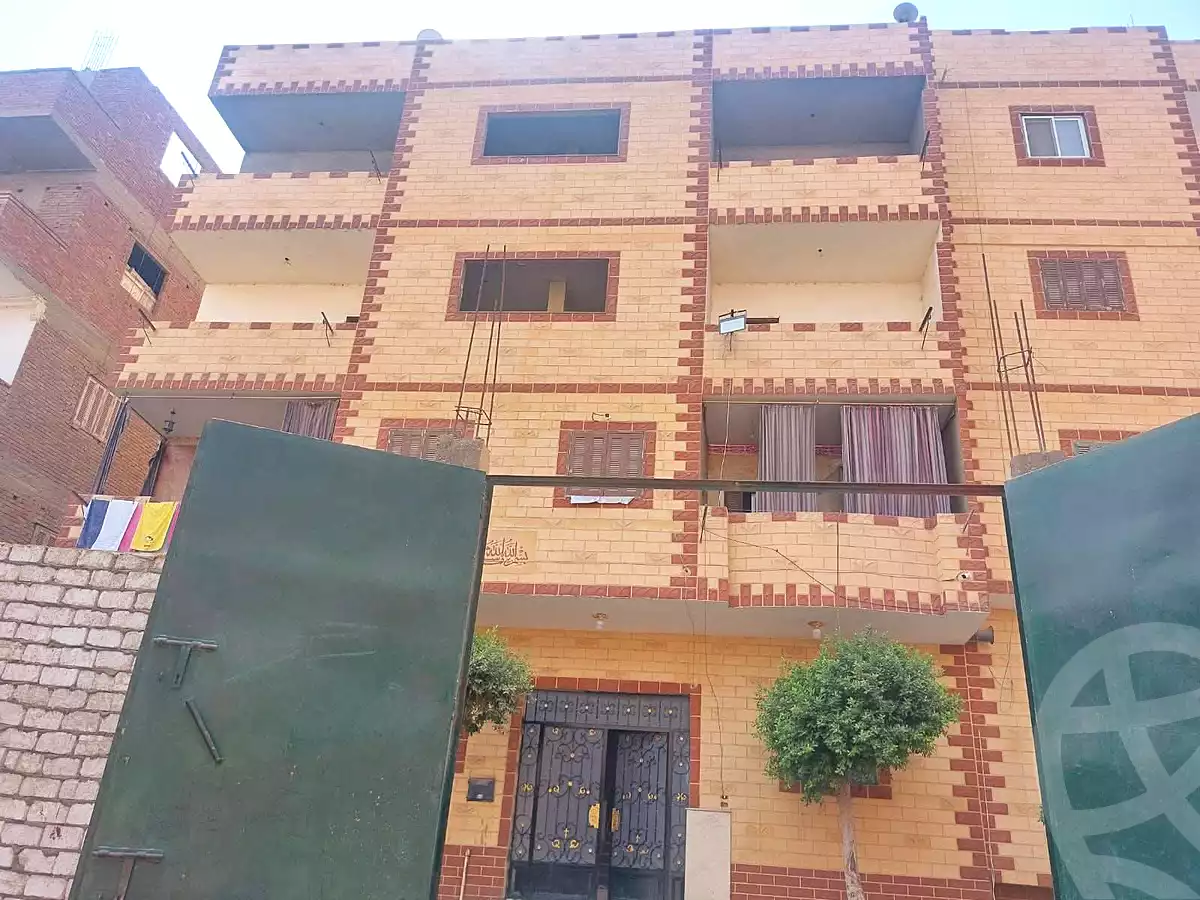 https://aqarmap.com.eg/ar/listing/6968215-for-sale-cairo-helwan-kwrnysh-hlwn