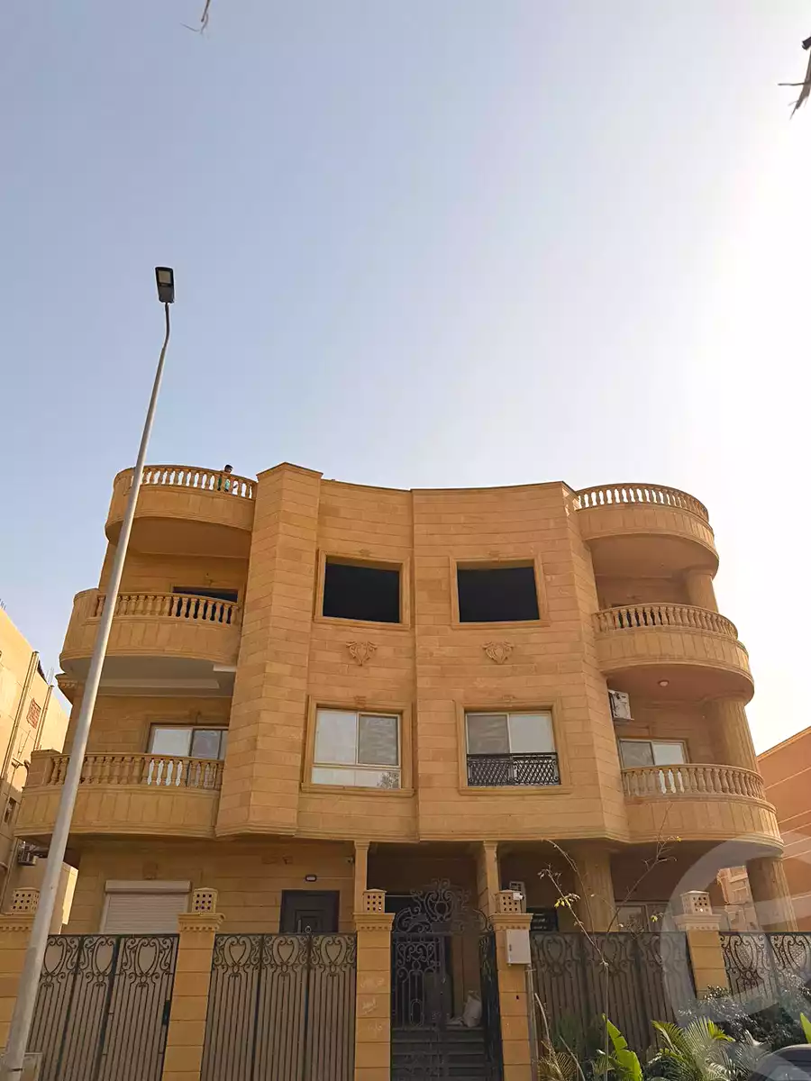 https://aqarmap.com.eg/ar/listing/6968873-for-sale-cairo-new-cairo-sharq-el-akadamiya-salah-nasim-st