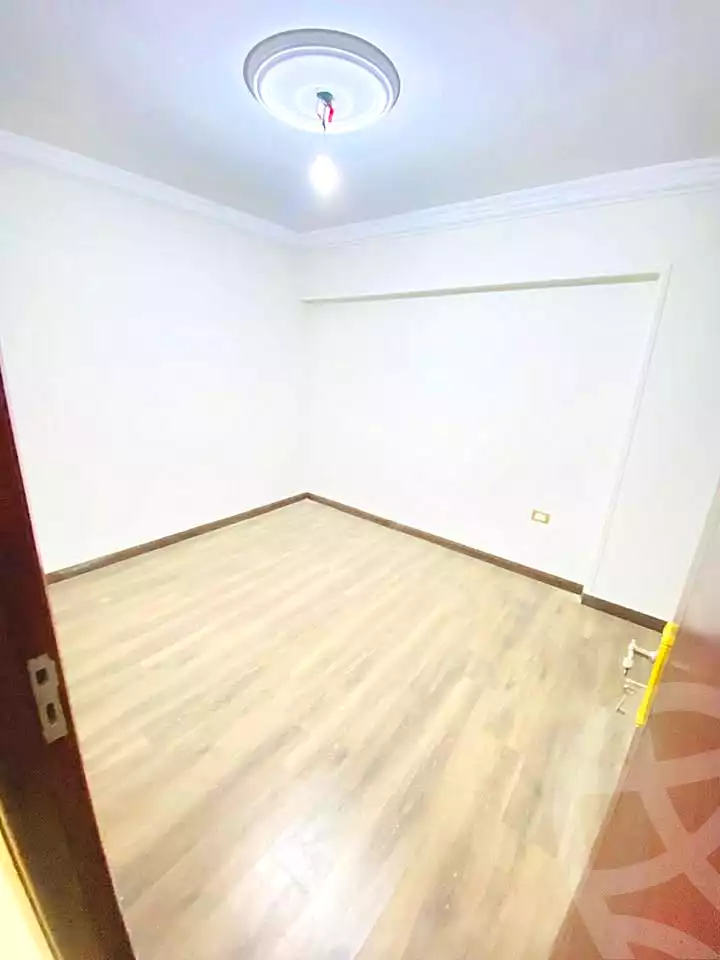 https://aqarmap.com.eg/ar/listing/6969879-for-sale-alexandria-el-mandara-alex-el-mandara-bahri-sidi-kamal-st