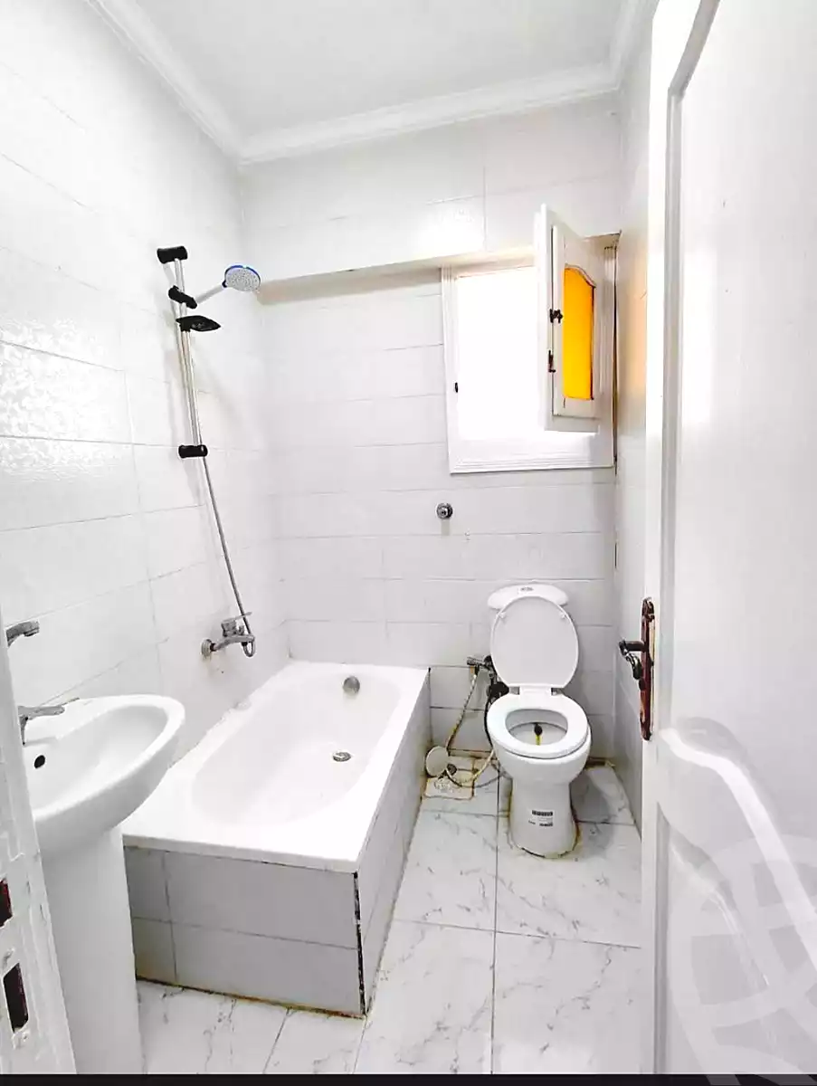 https://aqarmap.com.eg/ar/listing/6970112-for-sale-alexandria-al-agamy-shataa-el-nakheel