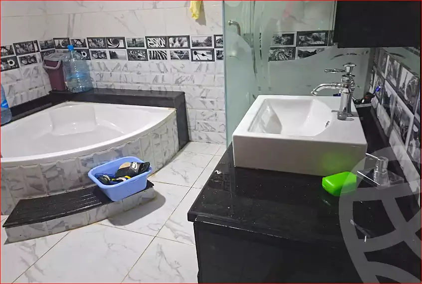 https://aqarmap.com.eg/ar/listing/6971852-for-sale-cairo-helwan-mahmoud-khater-st